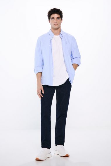 Jeans slim fit desencolado