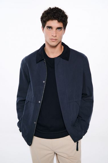 Parka corta cuello pana