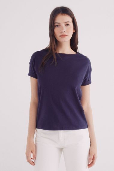 Camiseta lisa manga vuelta botones hombro
