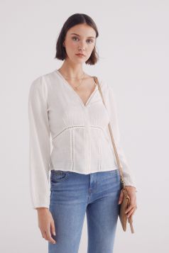 Blusa escote pico lace